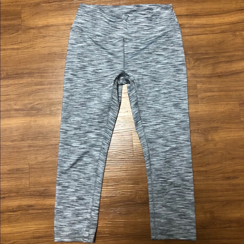 Women’s RBX Capri Leggings Size Small Gray